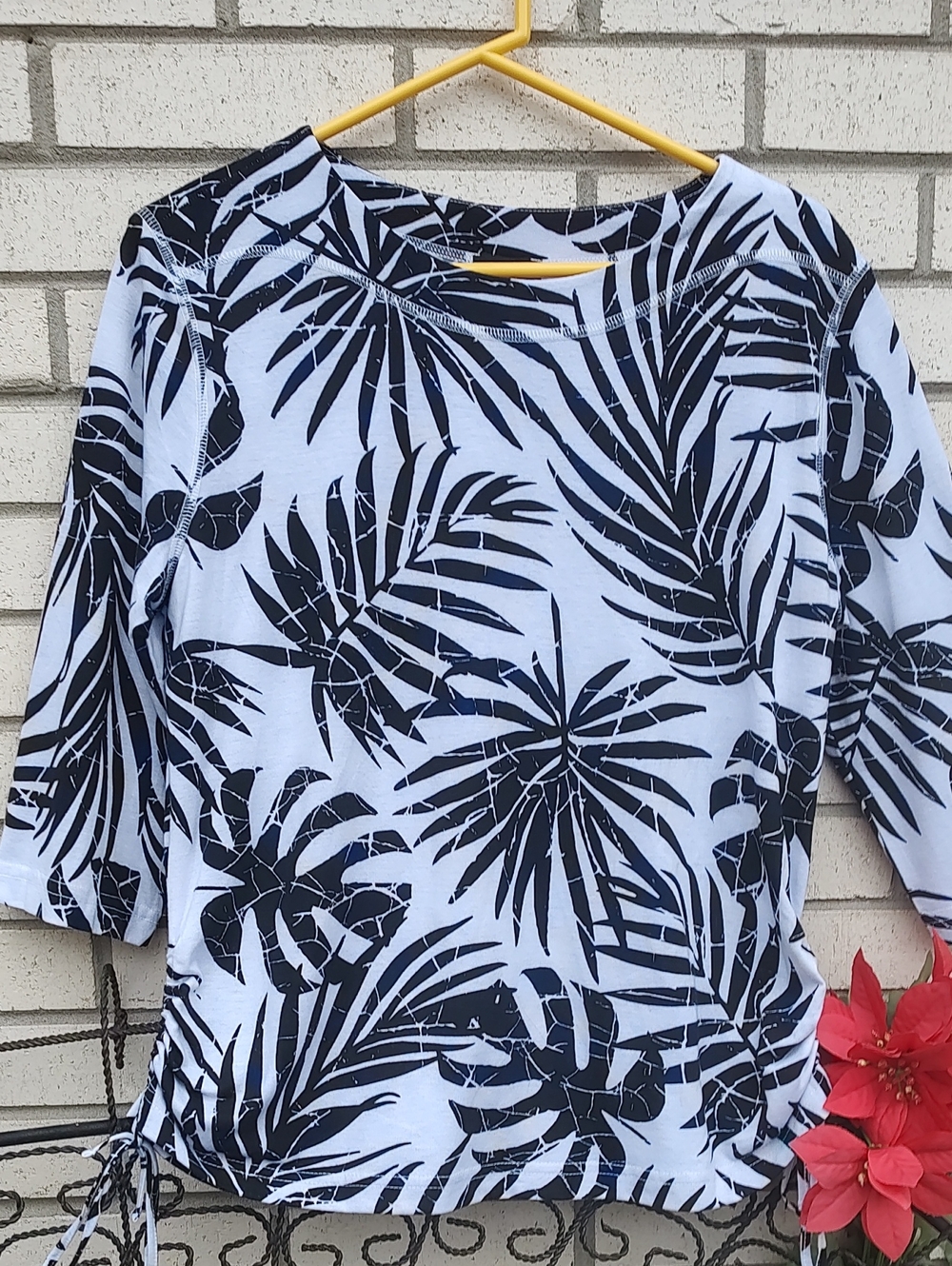 Links/ Black& White Top - Picture 6 of 10